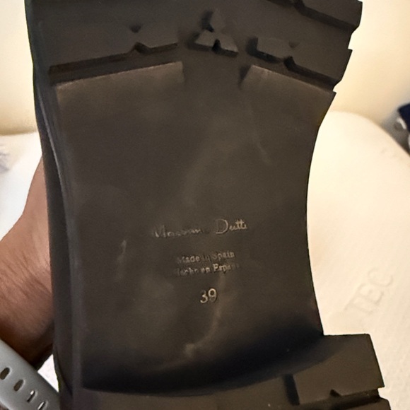 Massimo Dutti Black Lug sole s. 39 stud low boot - Picture 3 of 13